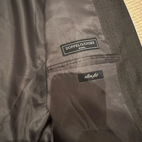 Doppelgänger Rome suit - Picture 2 of 7